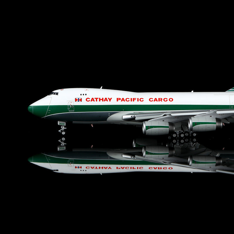 Cathay Pacific B747-400F VR-HUH Flap-down COVER