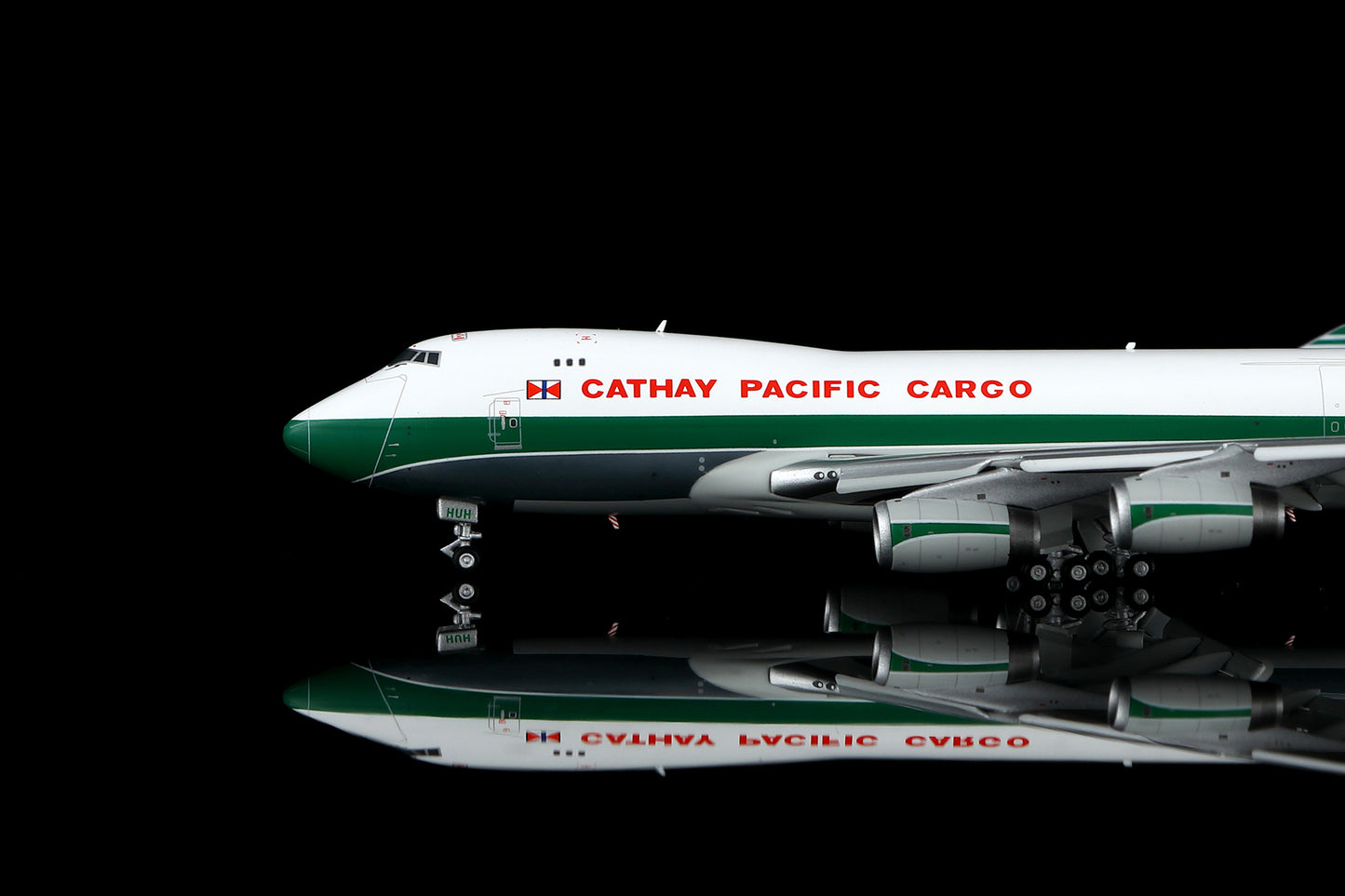 Cathay Pacific B747-400F VR-HUH Flap-down image 13