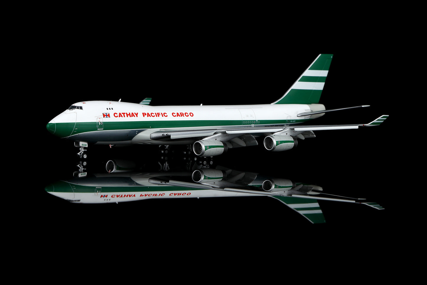 Cathay Pacific B747-400F VR-HUH Flap-down image 15