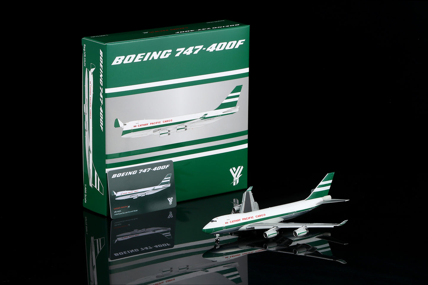 Cathay Pacific B747-400F VR-HUH Flap-down image 18