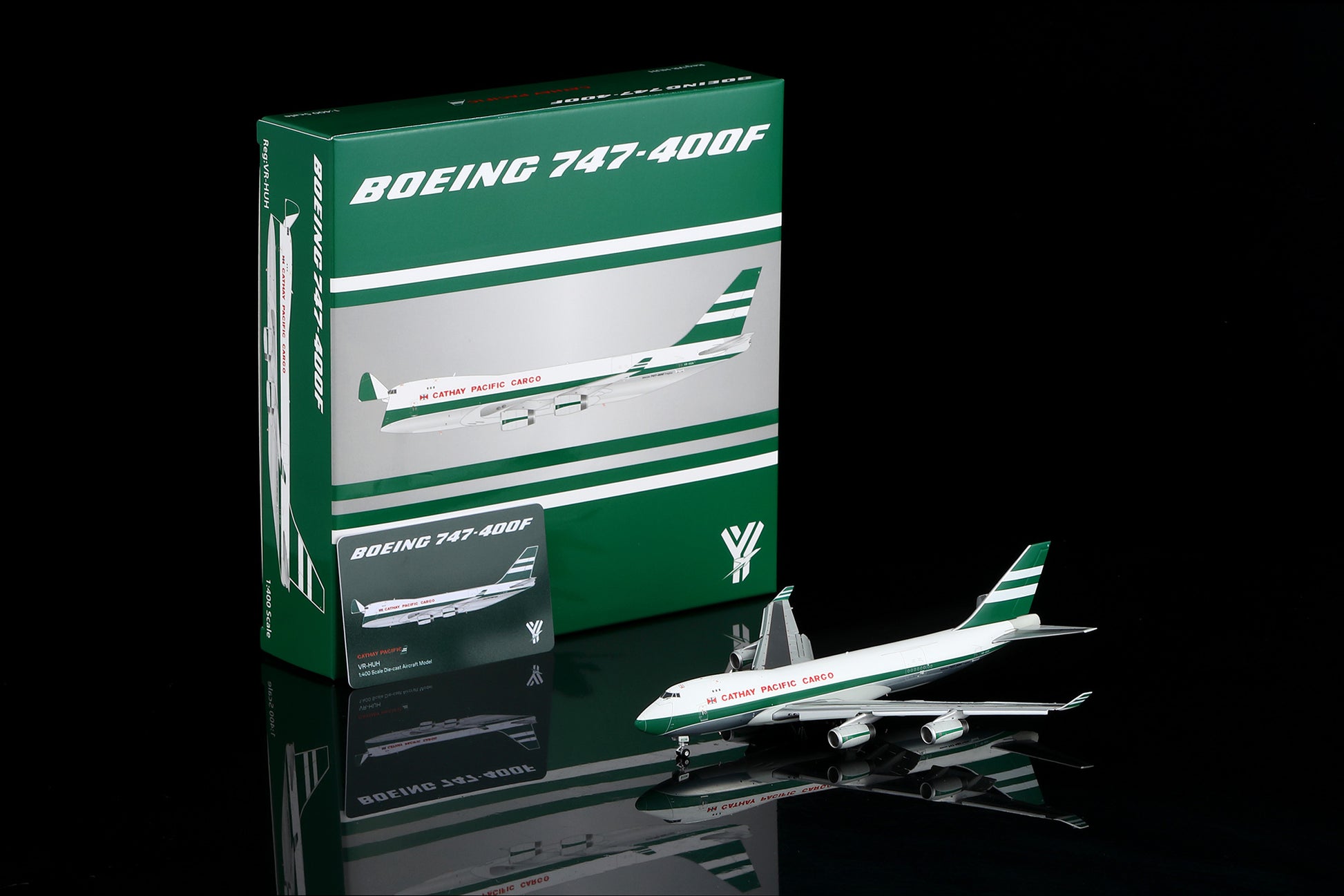 Cathay Pacific B747-400F VR-HUH Flap-down image 18