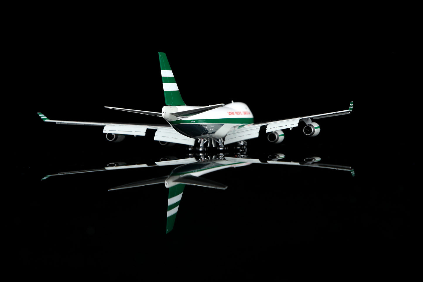 Cathay Pacific B747-400F VR-HUH Flap-down image 19