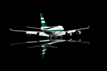 Cathay Pacific B747-400F VR-HUH Flap-down image 19