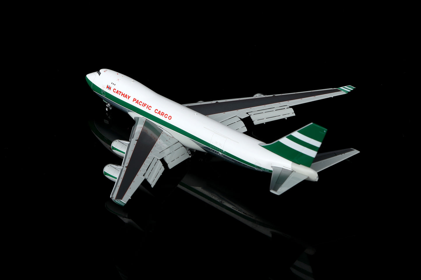 Cathay Pacific B747-400F VR-HUH Flap-down image 20
