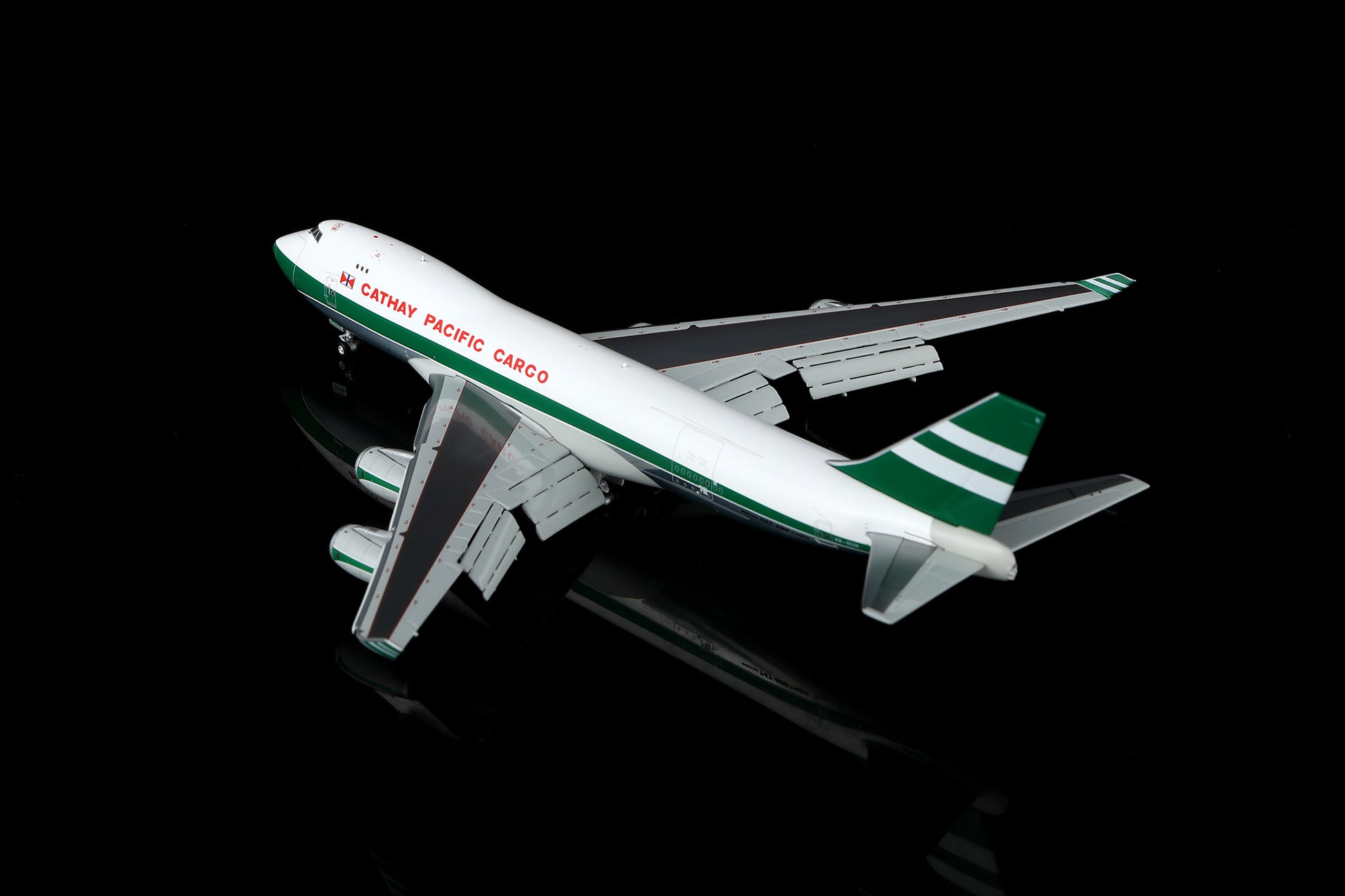 Cathay Pacific B747-400F VR-HUH Flap-down image 20