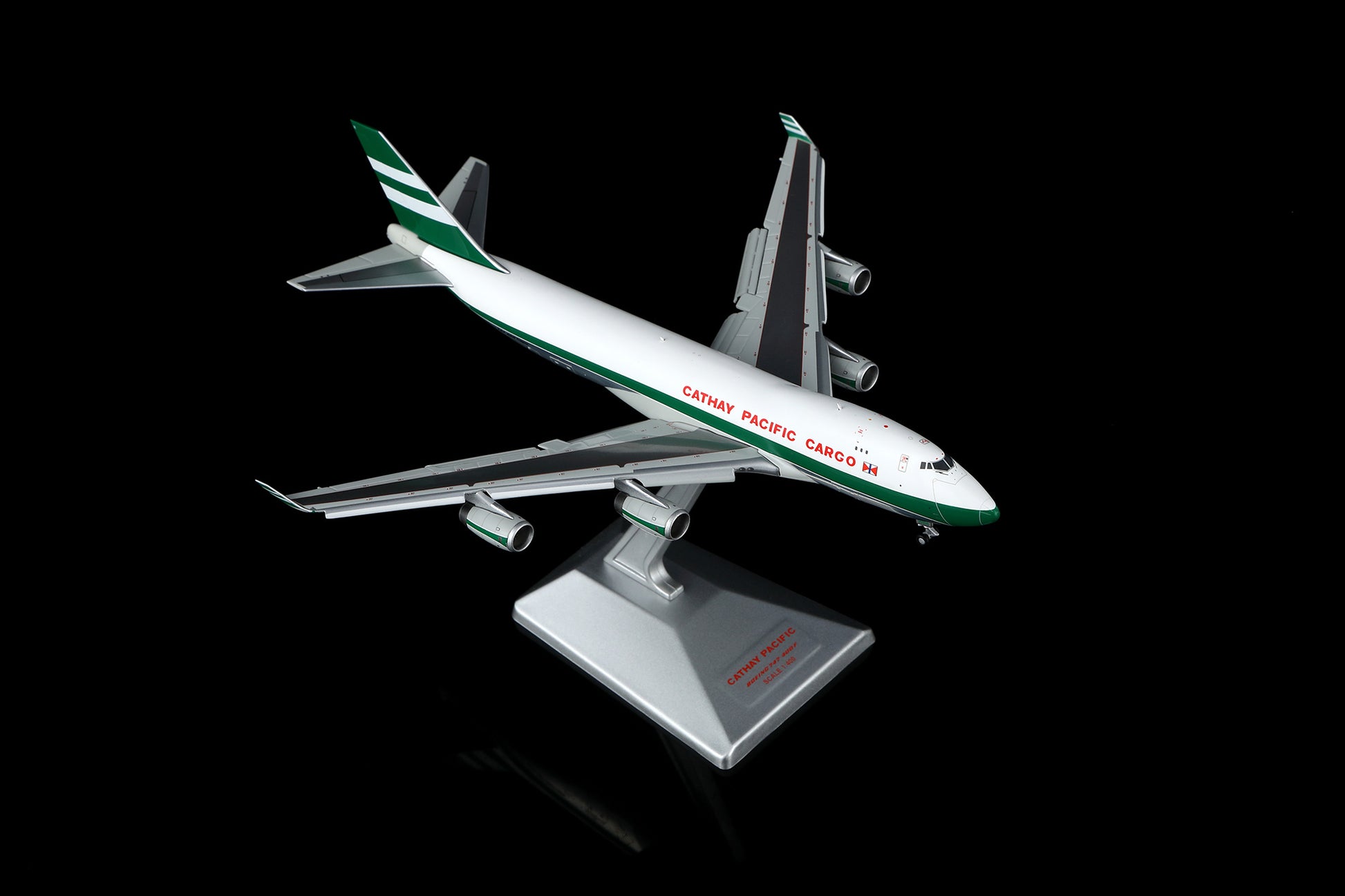 Cathay Pacific B747-400F VR-HUH Flap-down image 23