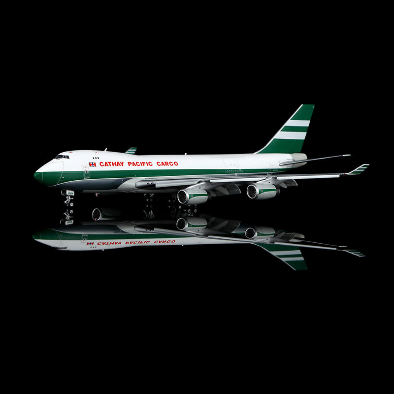 Cathay Pacific B747-400F VR-HUH Flap-down image 3