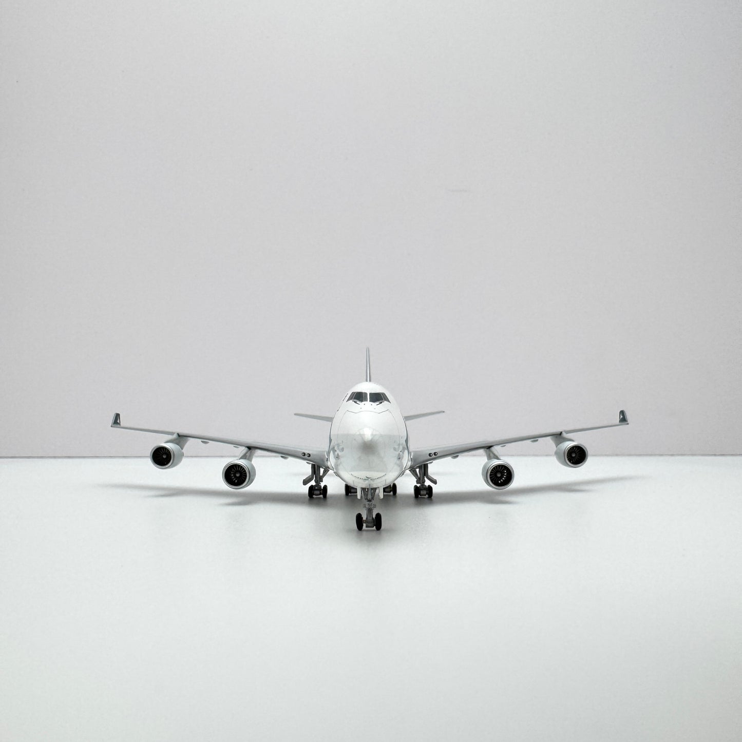 Cathay Pacific Boeing 747-400F Reg. B-LID image 10