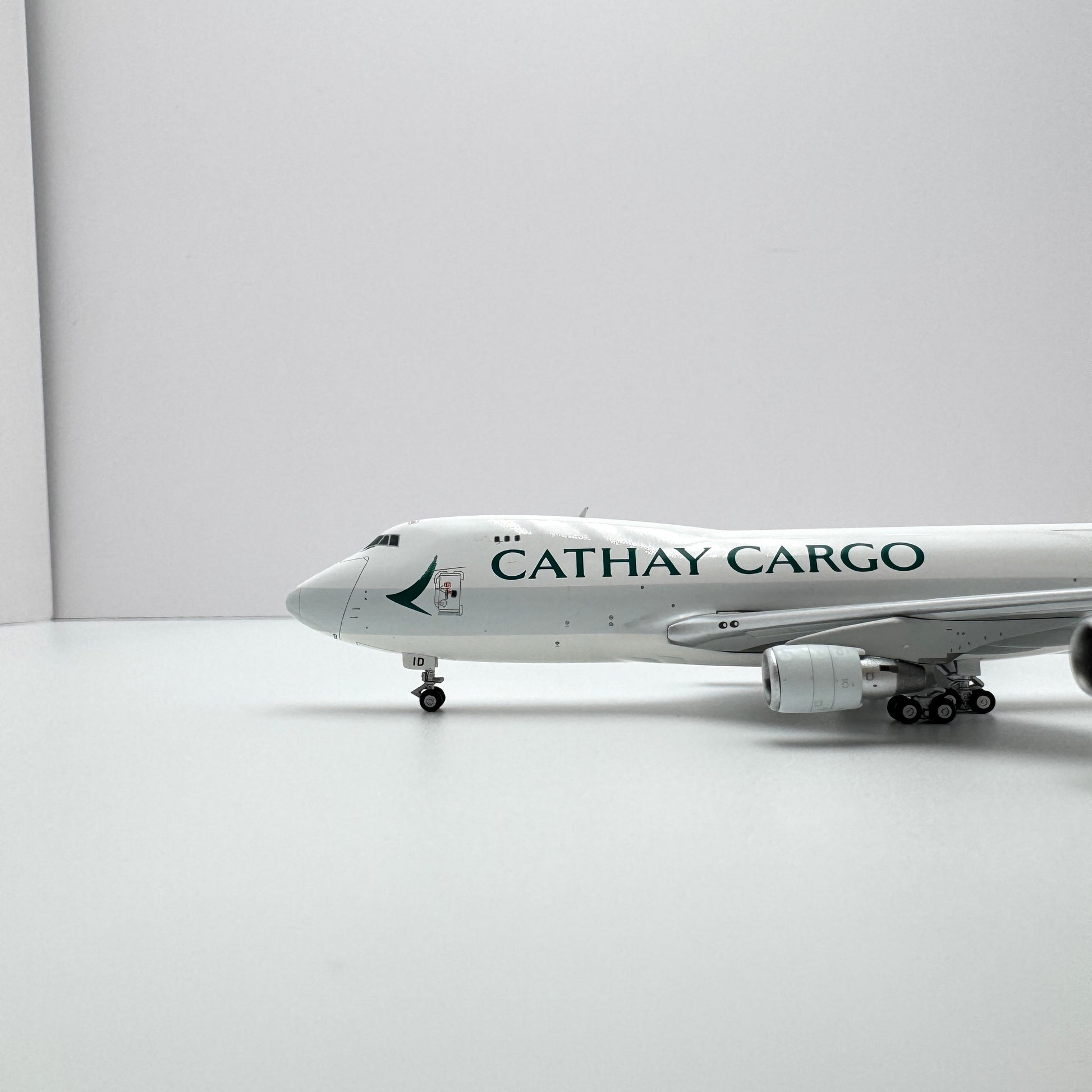 Cathay Pacific Boeing 747-400F Reg. B-LID image 5