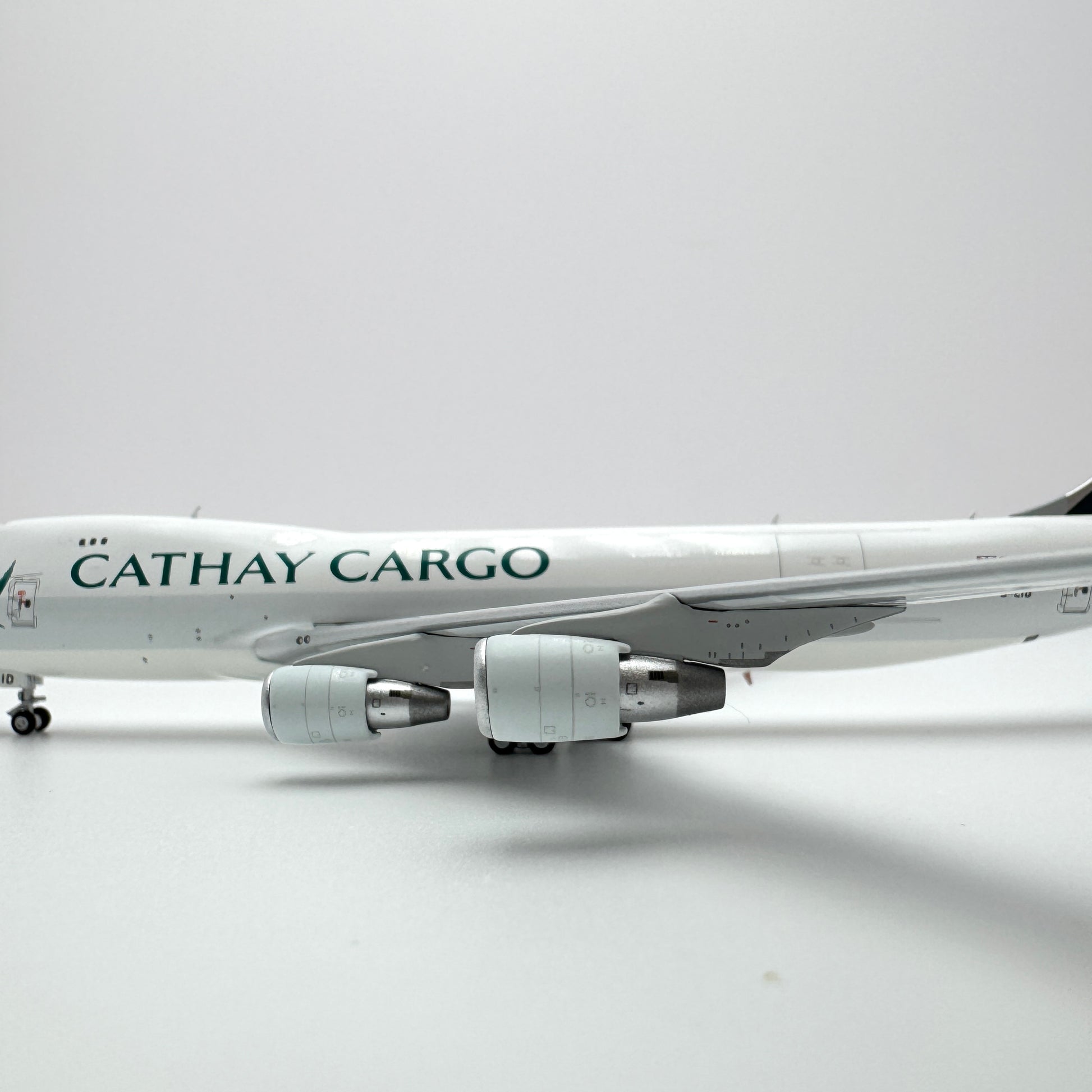 Cathay Pacific Boeing 747-400F Reg. B-LID image 6