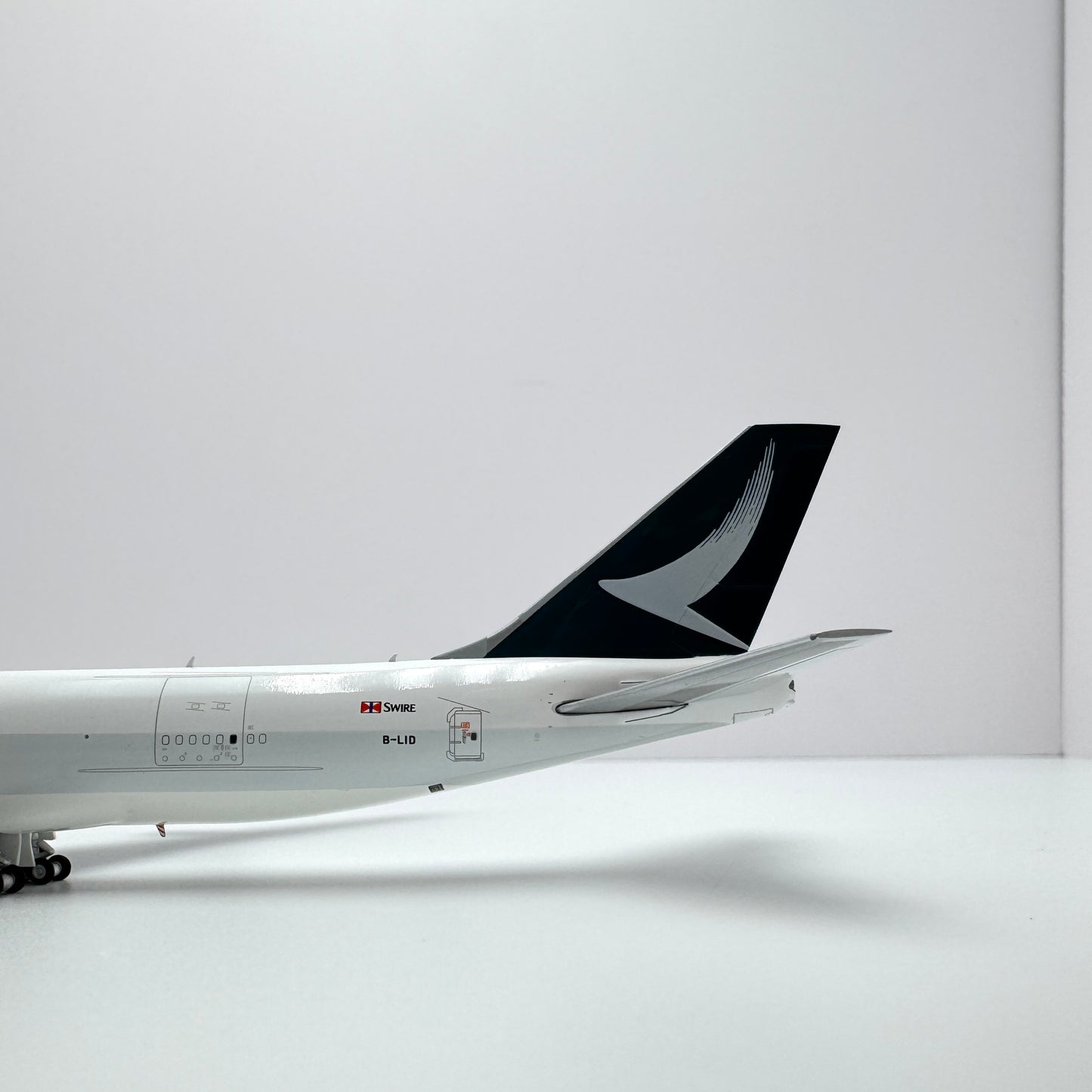 Cathay Pacific Boeing 747-400F Reg. B-LID image 7