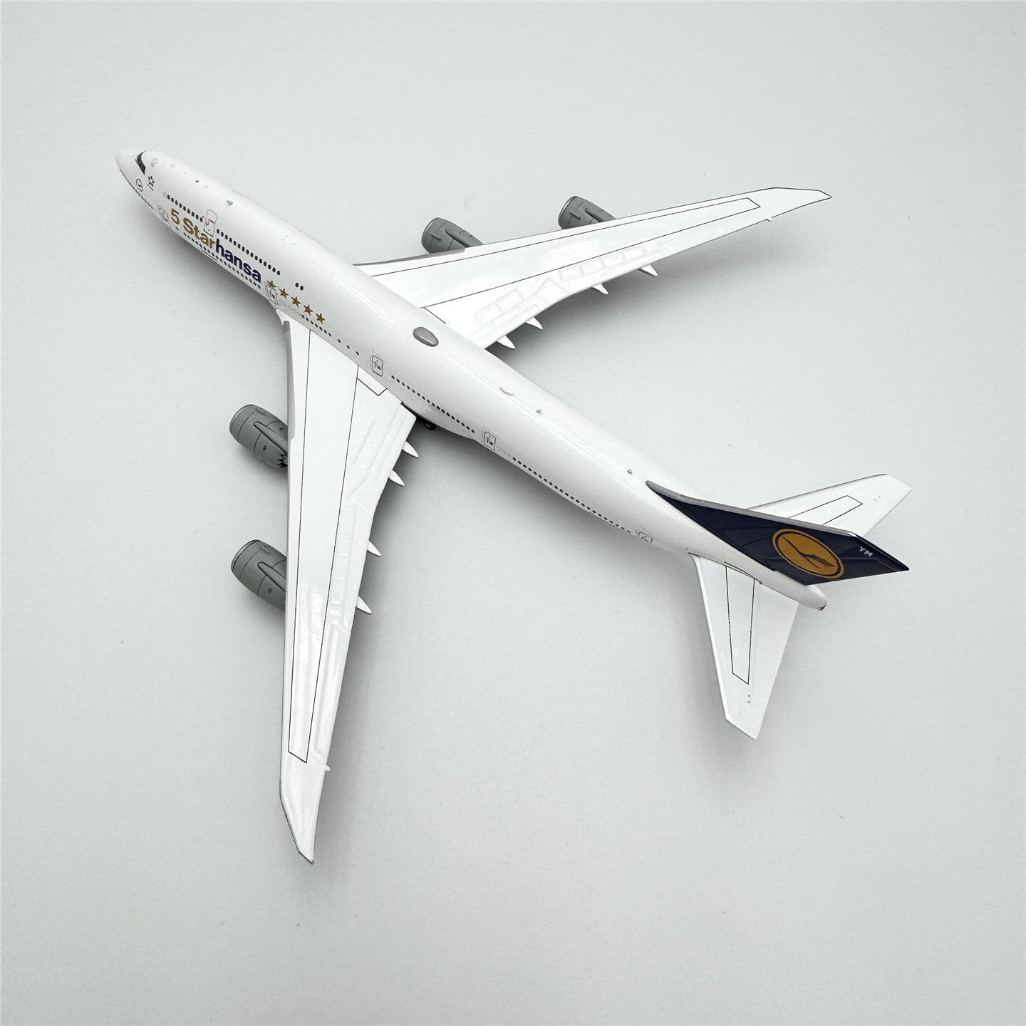 Lufthansa Boeing 747-8 "5 Starhansa" Livery Reg. D-ABYM image 2