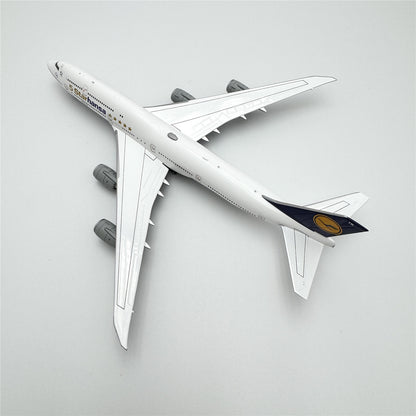 Lufthansa Boeing 747-8 "5 Starhansa" Livery Reg. D-ABYM image 2
