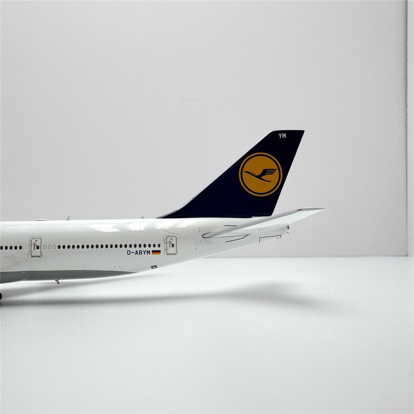 Lufthansa Boeing 747-8 "5 Starhansa" Livery Reg. D-ABYM image 3
