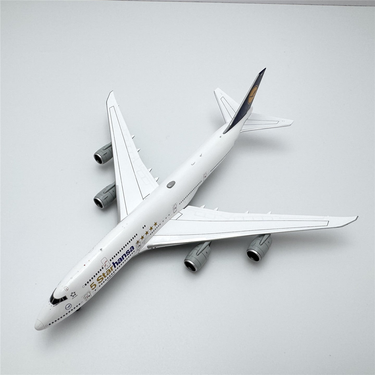 Lufthansa Boeing 747-8 "5 Starhansa" Livery Reg. D-ABYM image 4