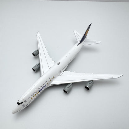 Lufthansa Boeing 747-8 "5 Starhansa" Livery Reg. D-ABYM image 4