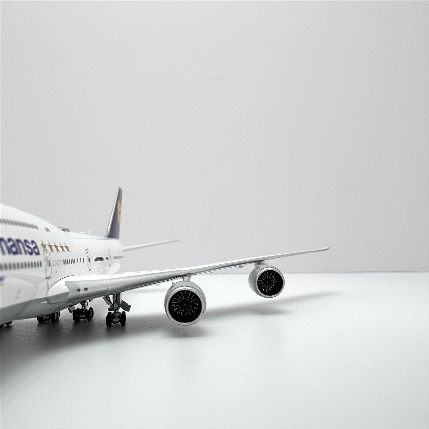 Lufthansa Boeing 747-8 "5 Starhansa" Livery Reg. D-ABYM image 8