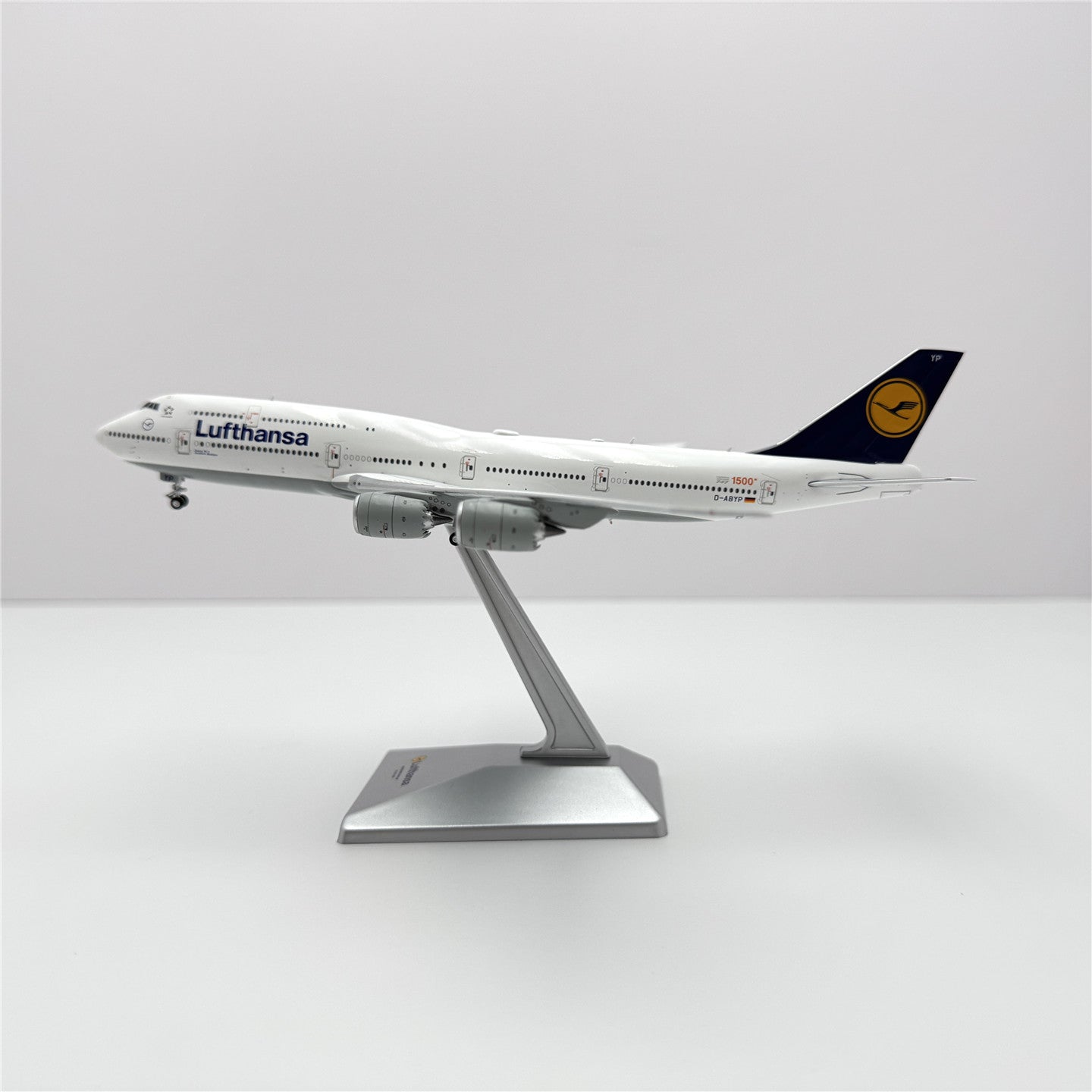 Lufthansa Boeing 747-8 Reg. D-ABYP image 1