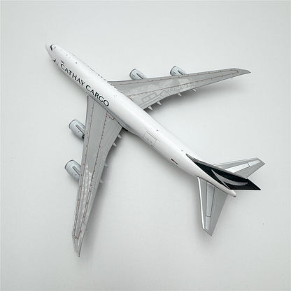 Cathay Pacific Boeing 747-8F Reg. B-LJN image 3