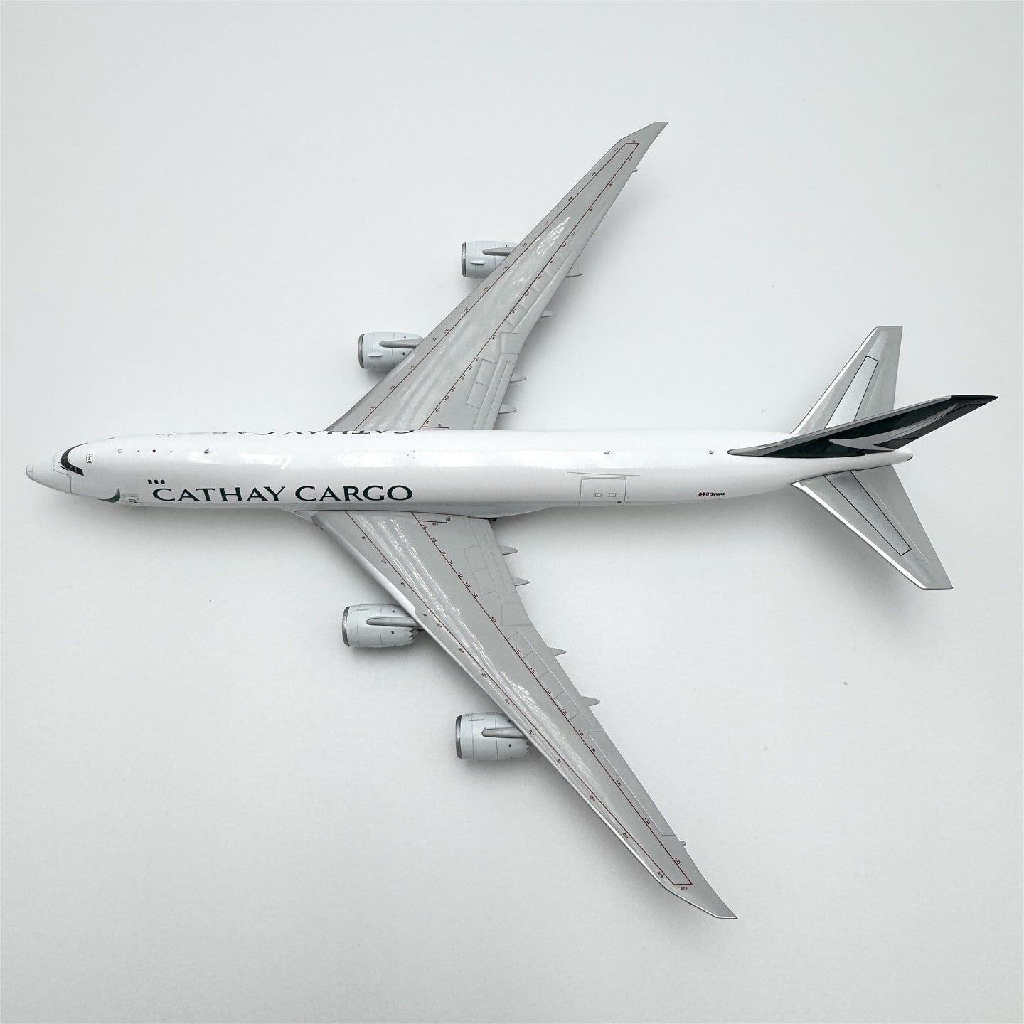 Cathay Pacific Boeing 747-8F Reg. B-LJN image 4