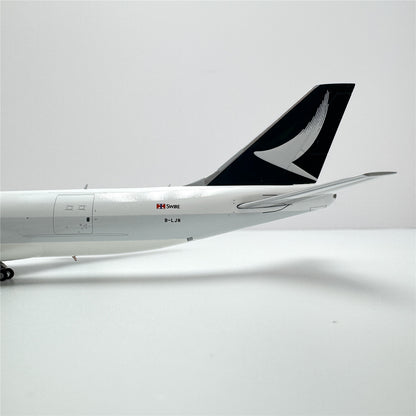 Cathay Pacific Boeing 747-8F Reg. B-LJN image 8