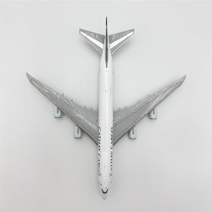 Cathay Pacific Boeing 747-8F Reg. B-LJN image 9