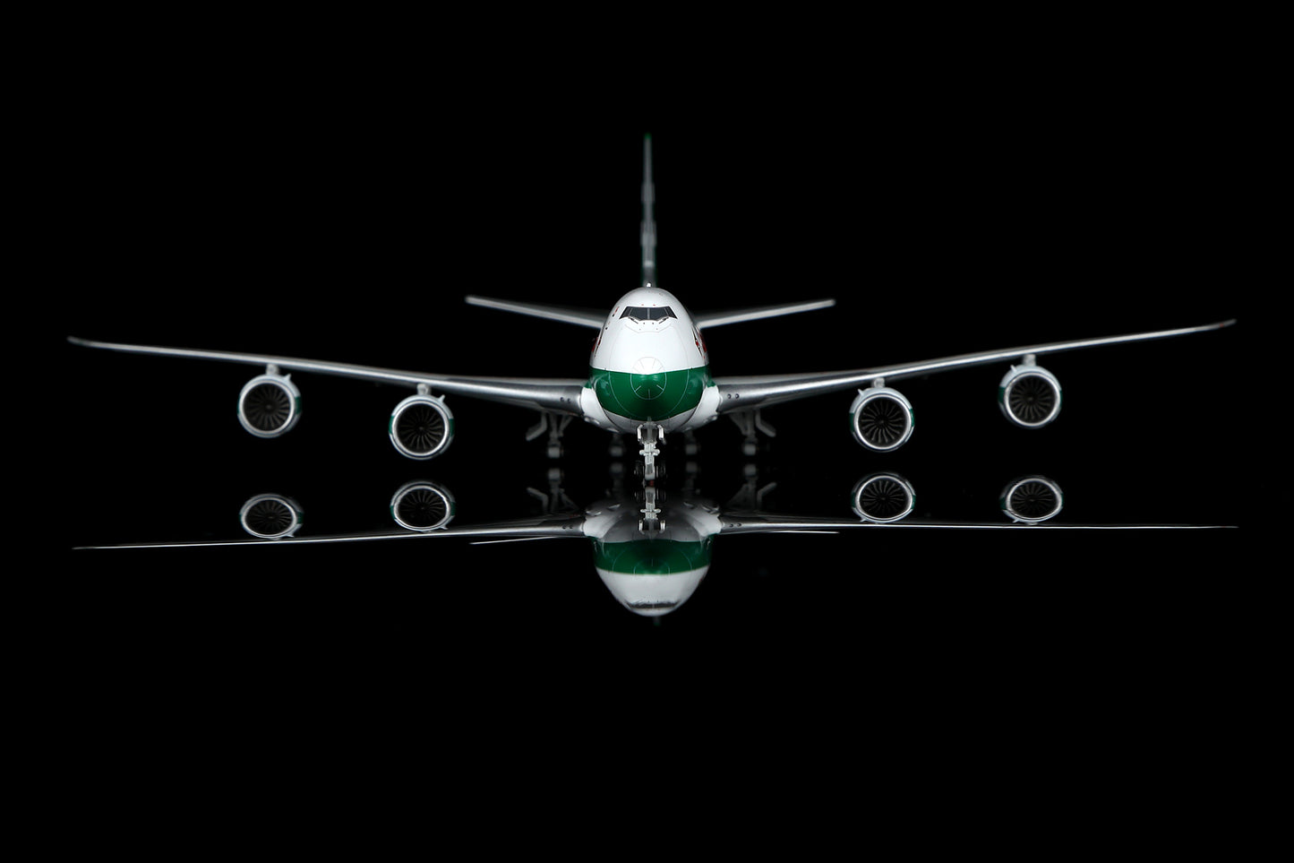 Cathay Pacific B747-8F B-LJE " 80th Anniversary Retro " Standard Version image 8