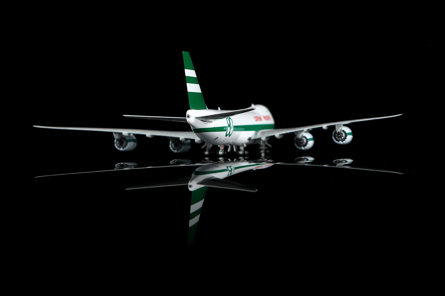 Cathay Pacific B747-8F B-LJE " 80th Anniversary Retro " Standard Version image 9