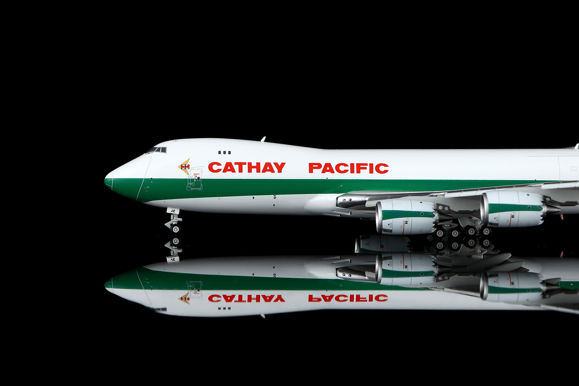 Cathay Pacific B747-8F B-LJE " 80th Anniversary Retro " Flap-down image 18