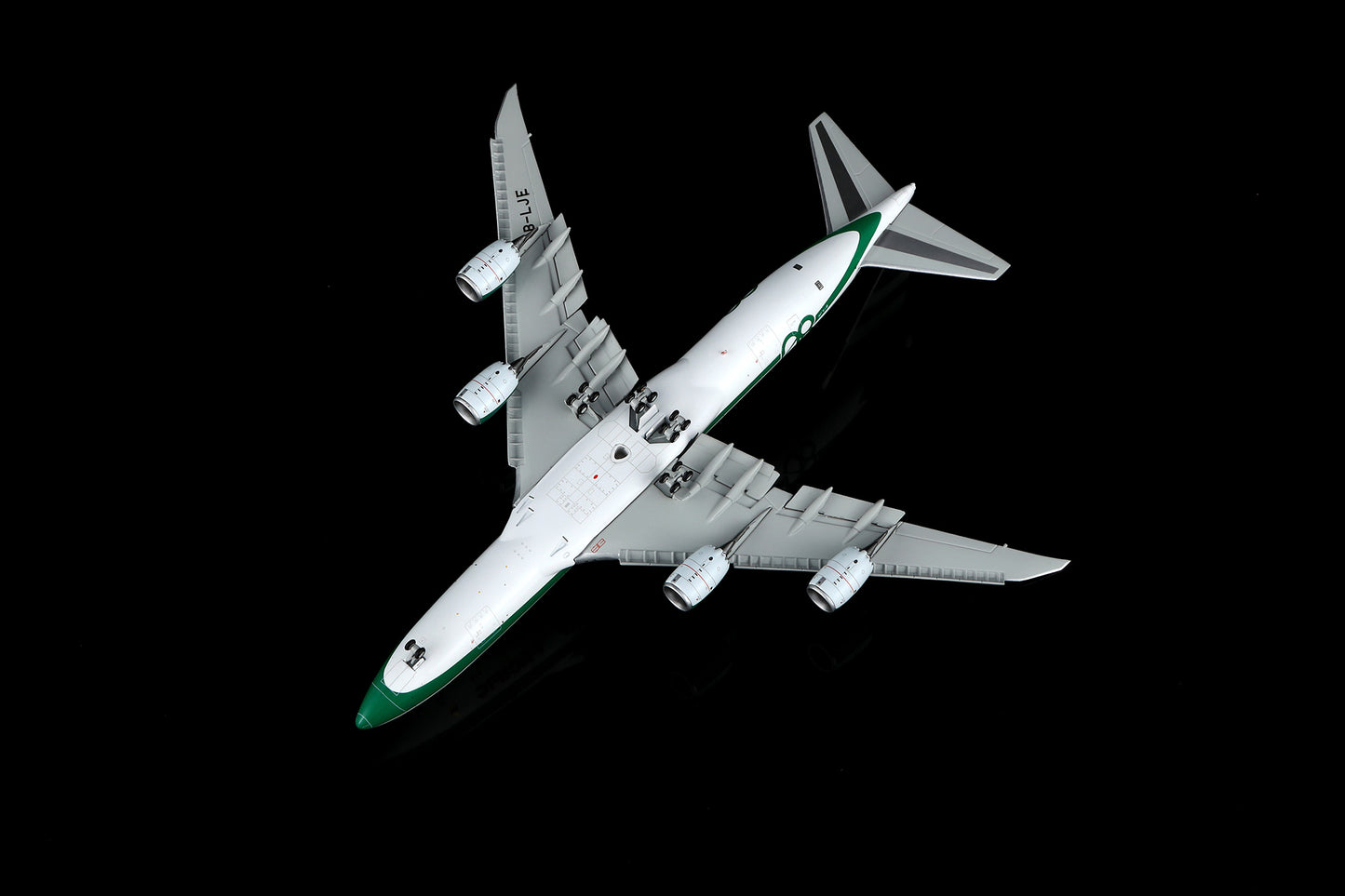 Cathay Pacific B747-8F B-LJE " 80th Anniversary Retro " Flap-down image 20