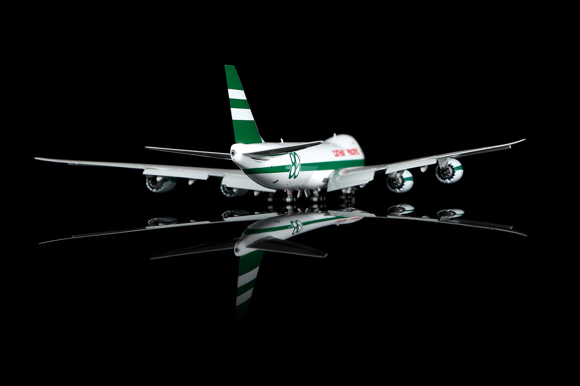 Cathay Pacific B747-8F B-LJE " 80th Anniversary Retro " Flap-down image 22
