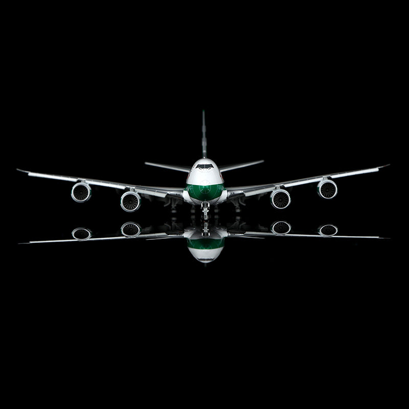 Cathay Pacific B747-8F B-LJE " 80th Anniversary Retro " Flap-down image 3