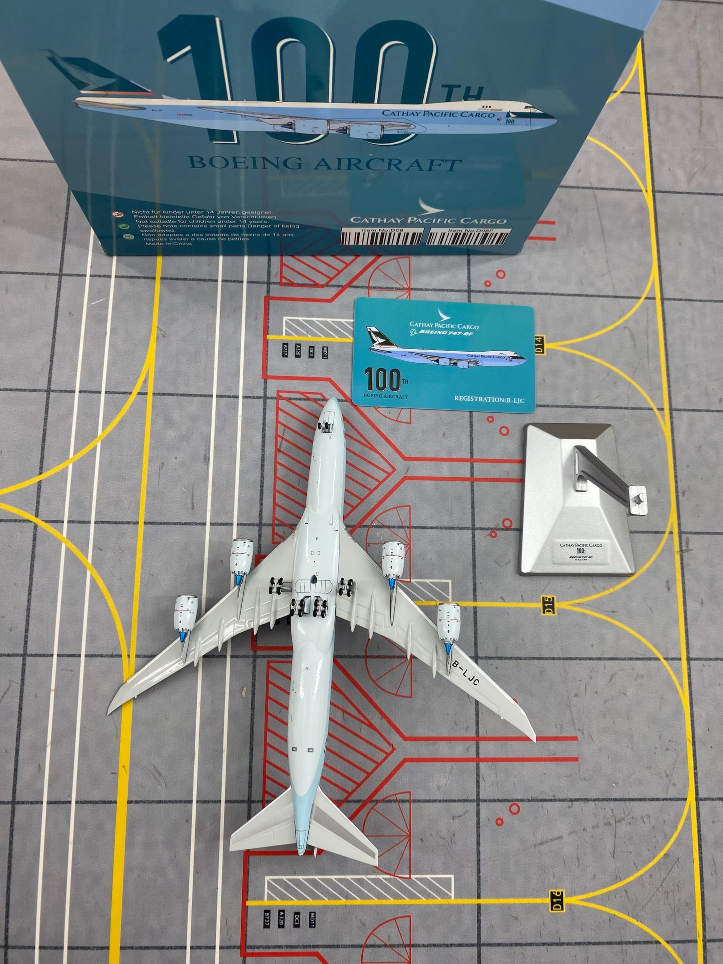 Cathay Pacific Boeing 747-8 New Livery Reg. B-LJC