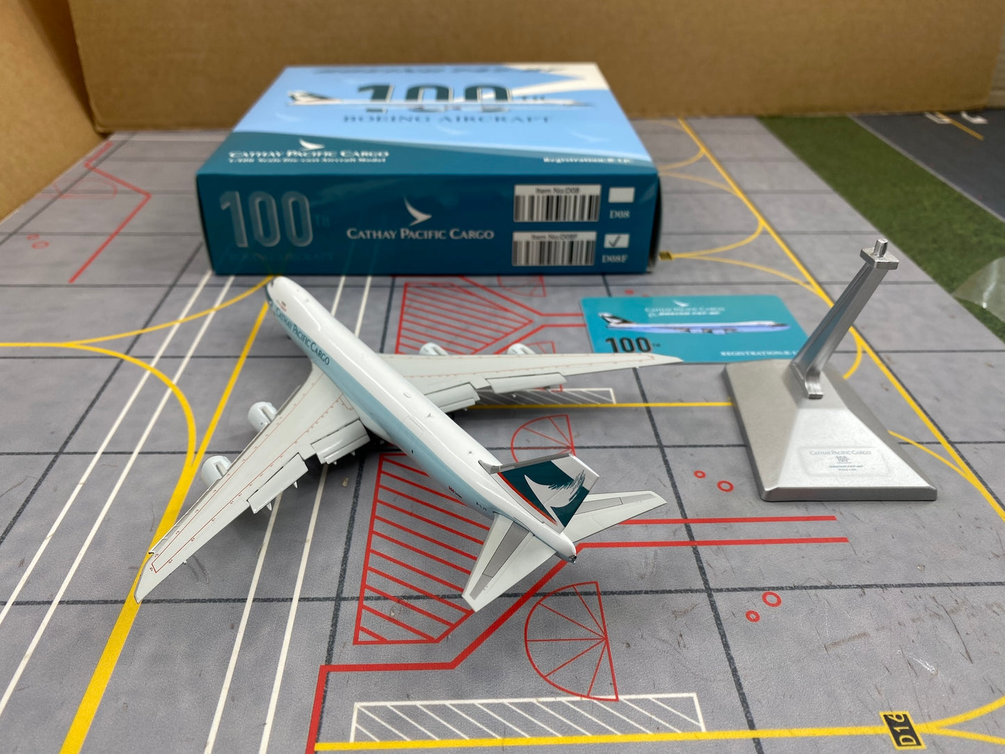 Cathay Pacific Boeing 747-8 New Livery Reg. B-LJC